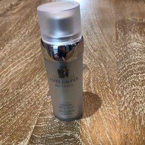 Estēe Lauder Re-Nutriv Lifting Serum